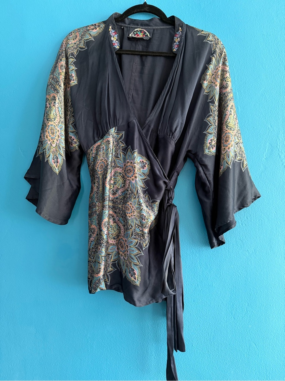 Robert Graham 100% Silk Paisley Wrap Top in Boho Navy